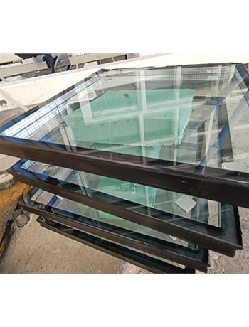 云南玻璃厂家如何应对防护玻璃需求的增加?